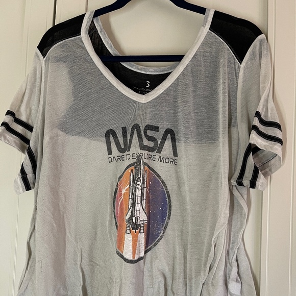 Retro NASA T-Shirt 3X Cropped - Picture 2 of 6